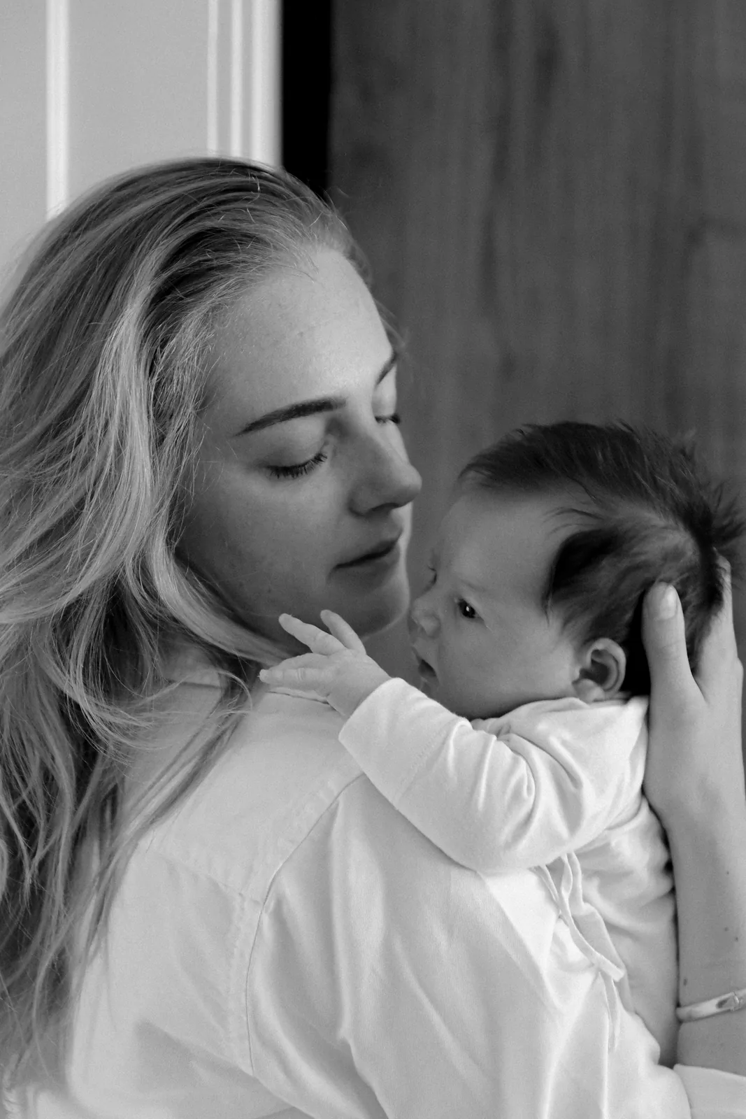 Mira met haar jongste dochter – The Motherhood Business