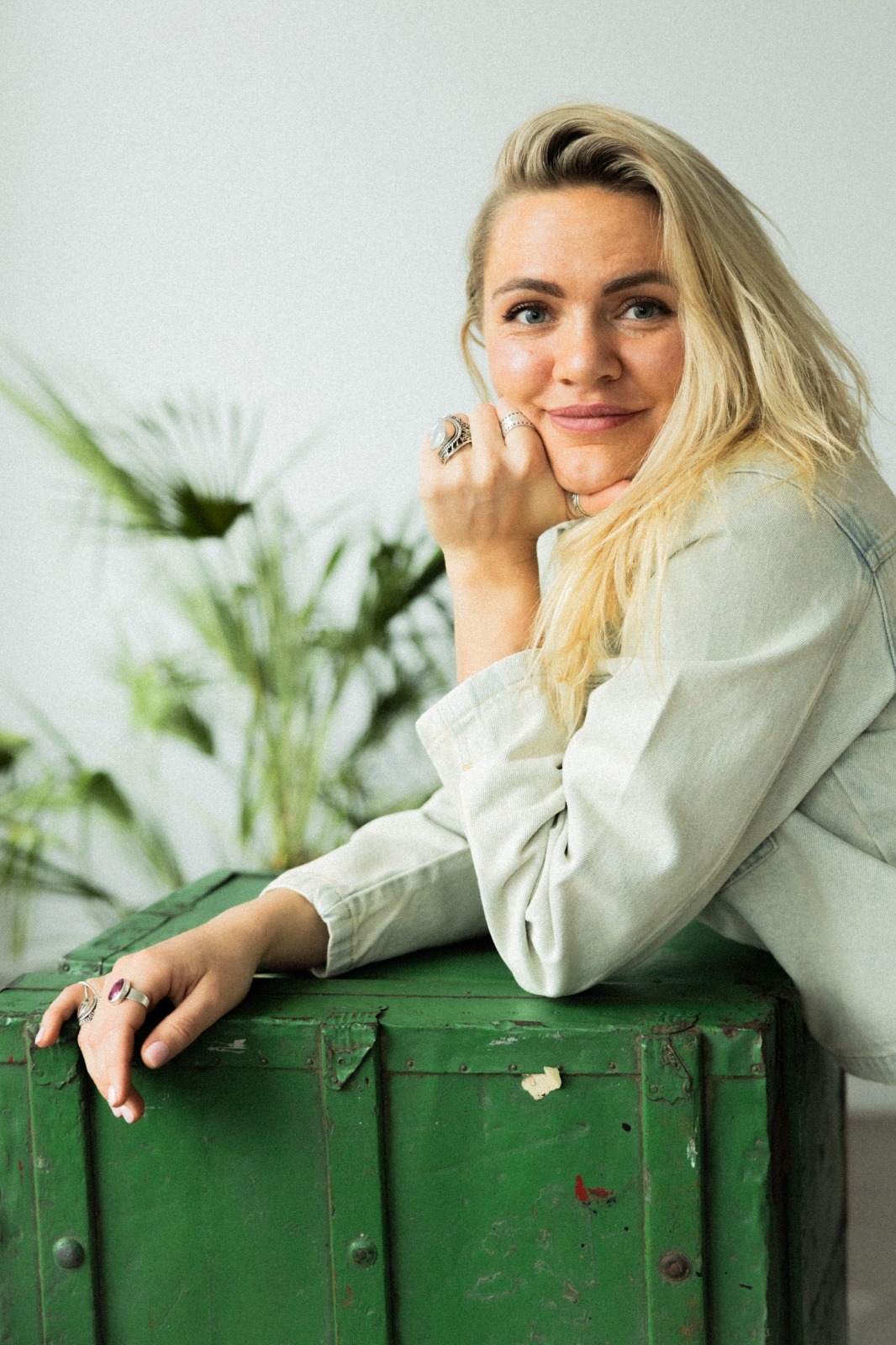 Portret van Audrey, doula, breathwork coach en yogadocent